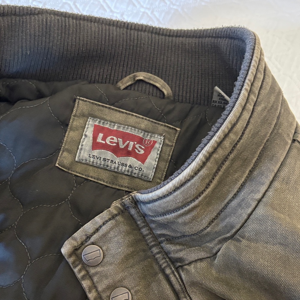 NWOT Levi's Olive Quilted Jacket